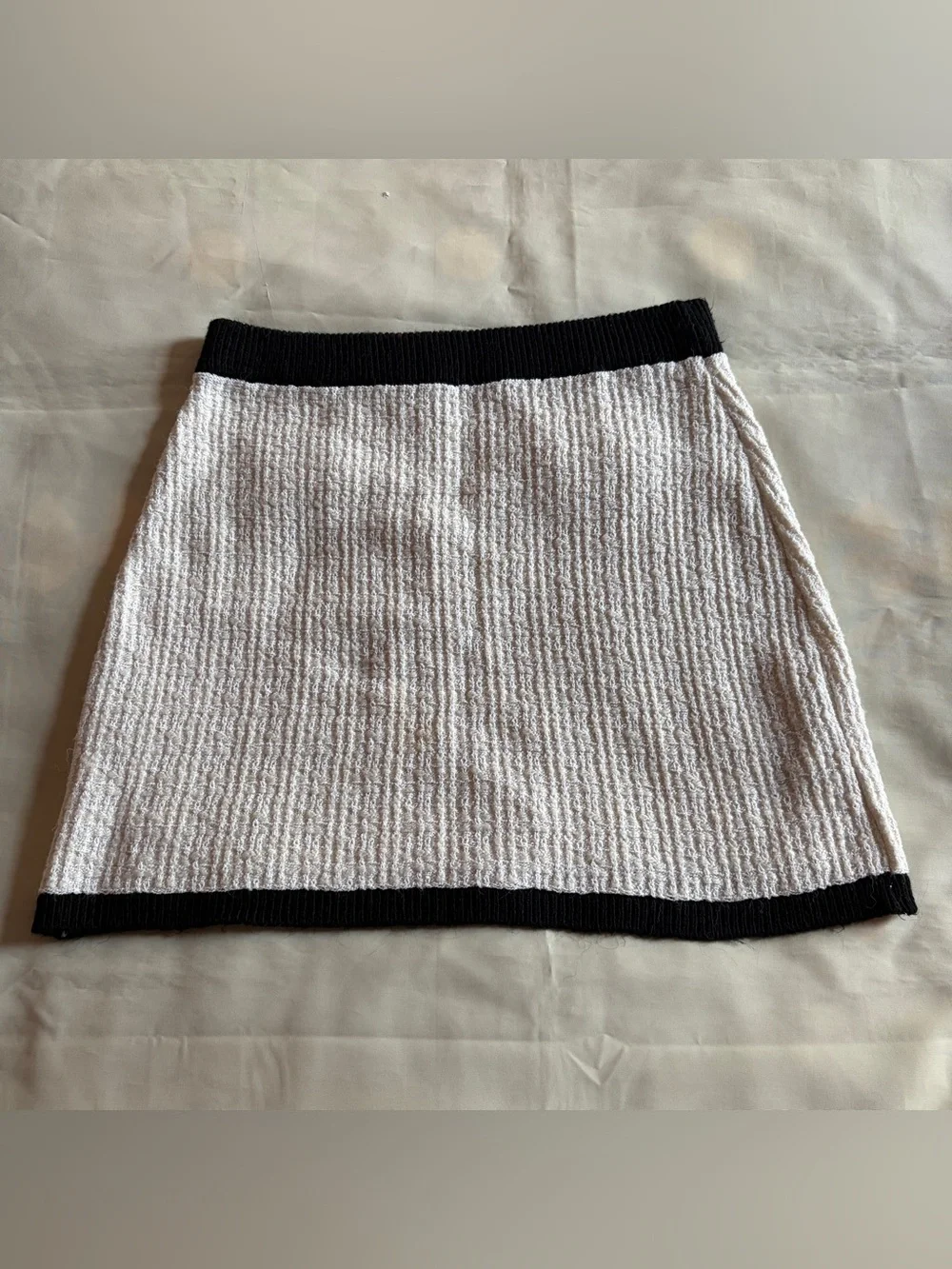 Mango- Pocket Tweed Skirt Size Large Off White Cotton Blend Office